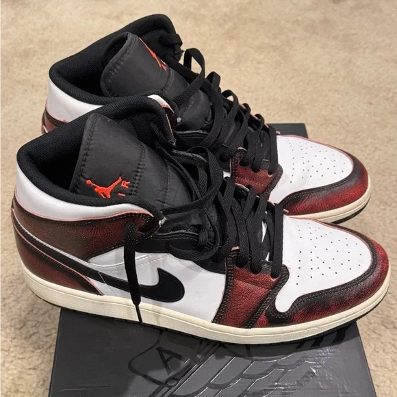 Jordan 1 mid wear away Chicago - Picture 2 of 9